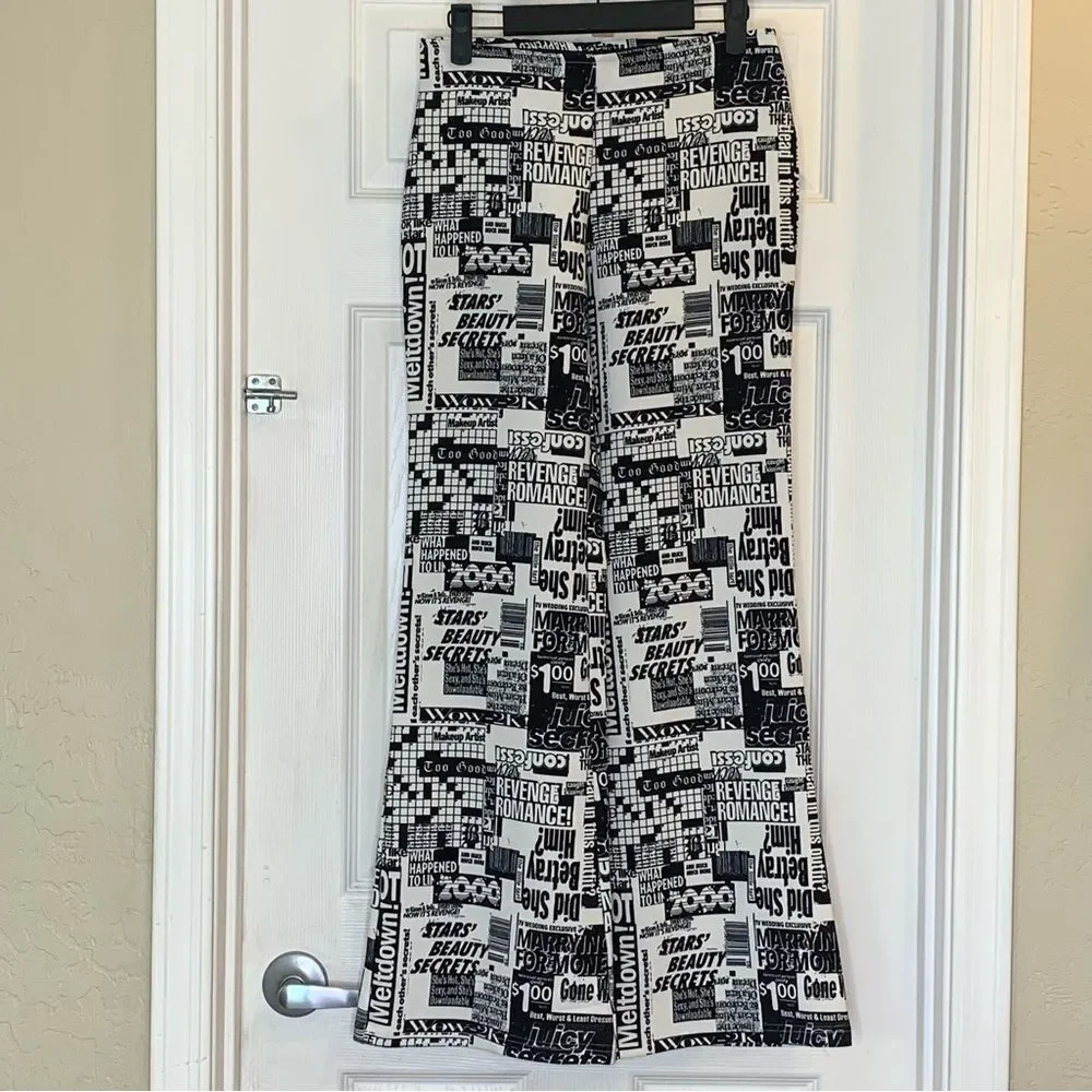 Urban Outfitters DALILA LOW RISE FLARE PANT Newspaper Crossword Print Size S - Picture 4 of 12
